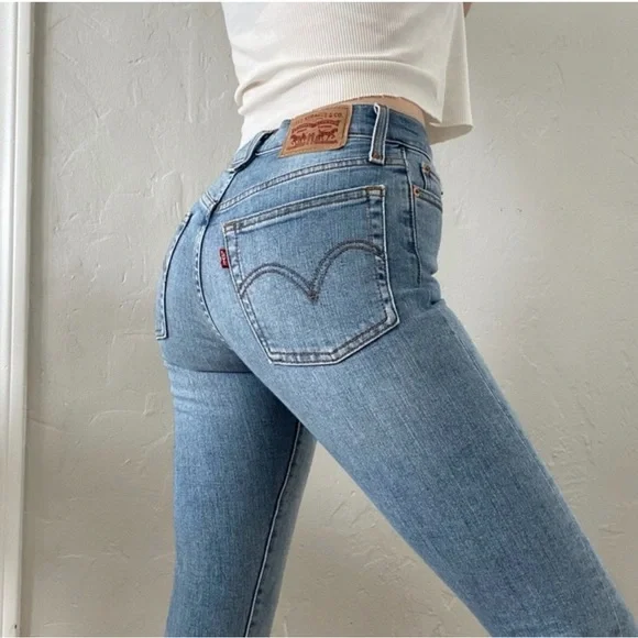 Levi Wedgie Skinny Jeans - 16W - Picture 3 of 7